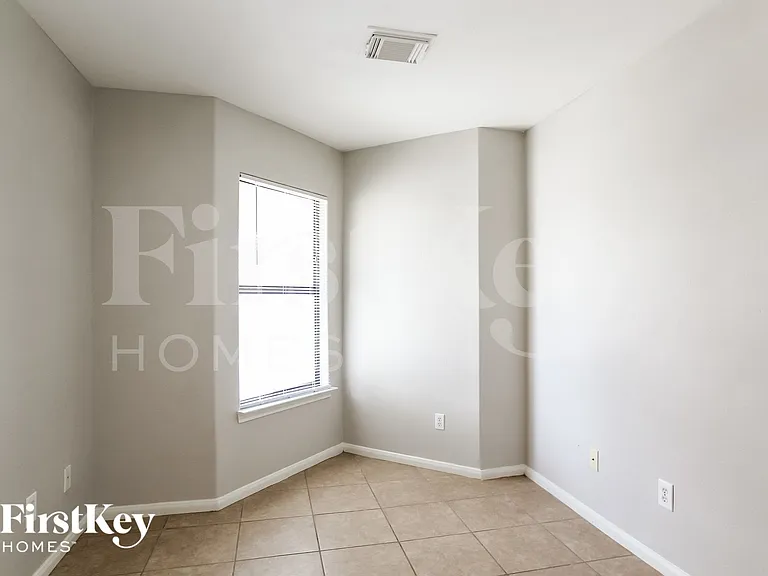 2935 La Estancia Ln — Photo 9