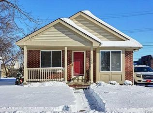 11658 Arcola St, Livonia, MI 48150