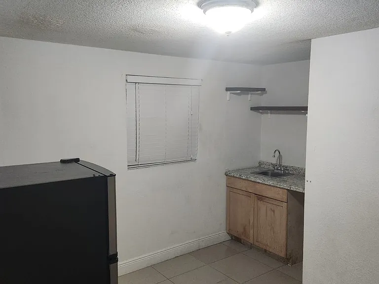 8518 Woodlake Dr #2 — Photo 39