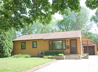 814 Airfield Ln, Midland, MI