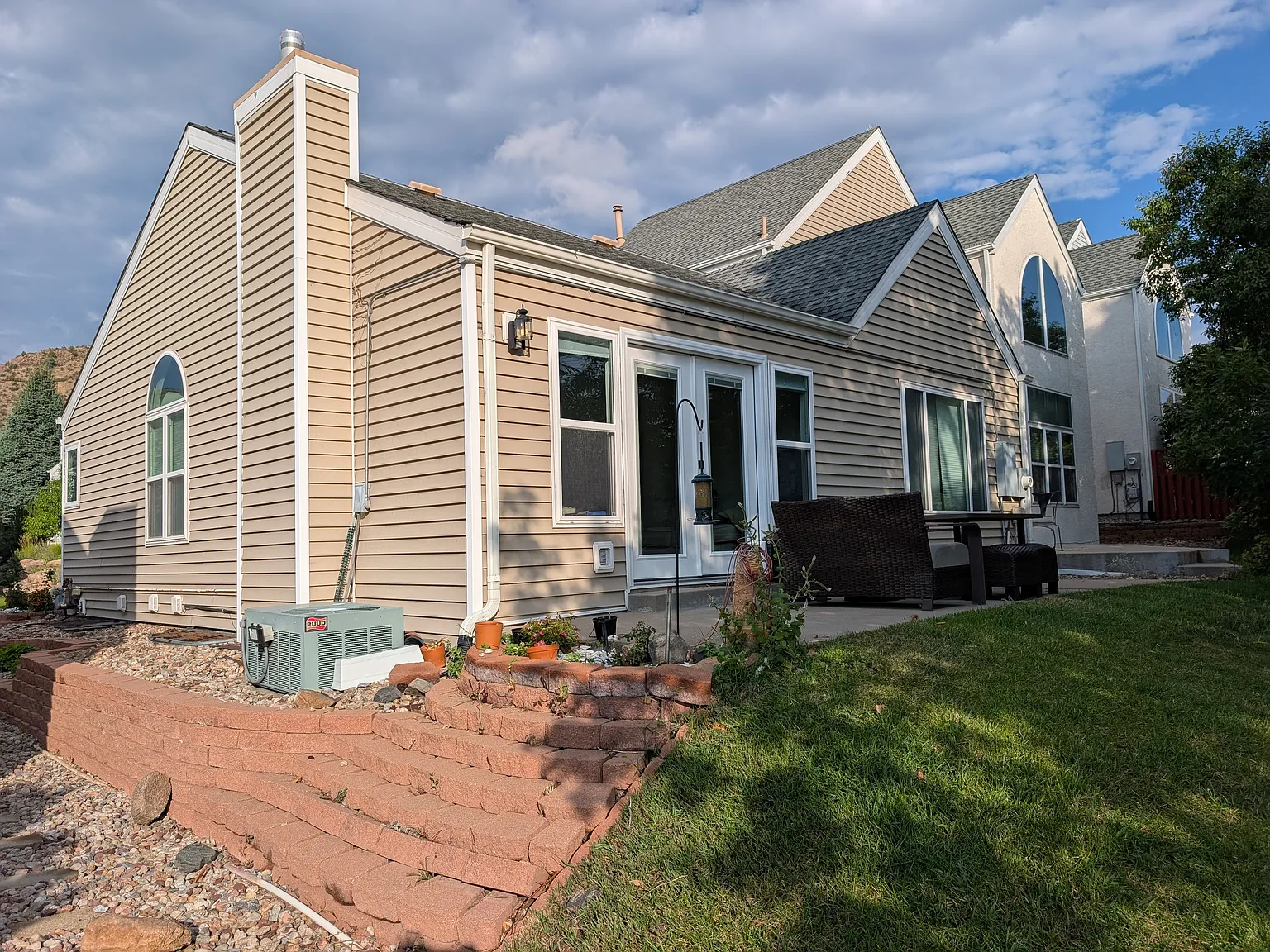 4 bed, 2486 sqft, $4,650 — Photo 4