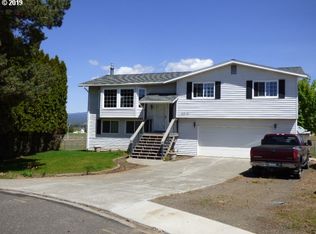 2010 S Chatfield Pl, Goldendale, WA 98620