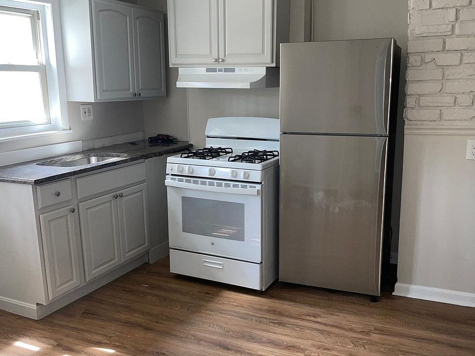 1st image of 39 Spencer Ave #1