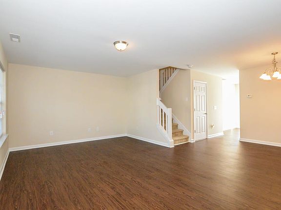 5th image of 653 Grasswren Way