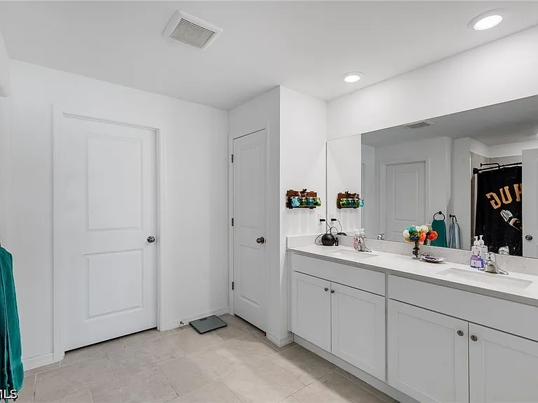 3856 Treasure Oak Way — Photo 18