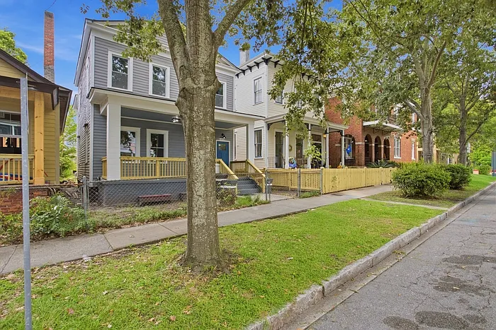 1007 E Park Ave — Photo 2