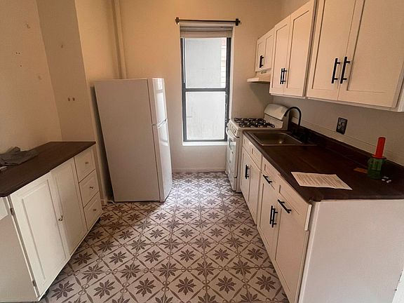 5th image of 476 Clinton Ave APT 1A