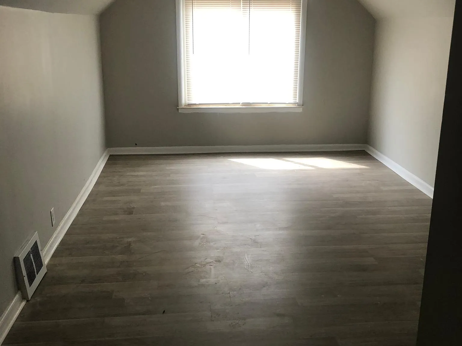 22250 Wyman St — Photo 3