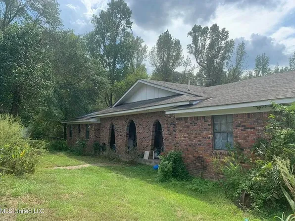 239 County Road 39, Vossburg, MS 39366