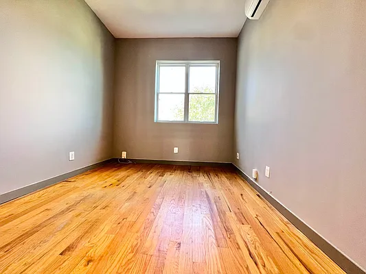 Rented by ERNY LLC | media 9