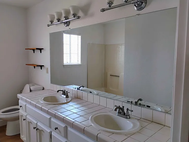 7331 Jonella Way — Photo 6