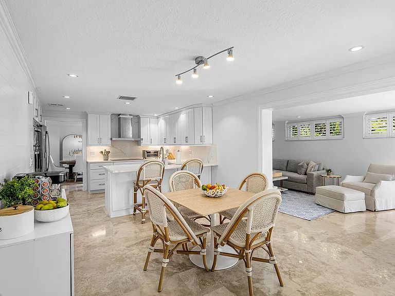 820 Palm Trl — Photo 10