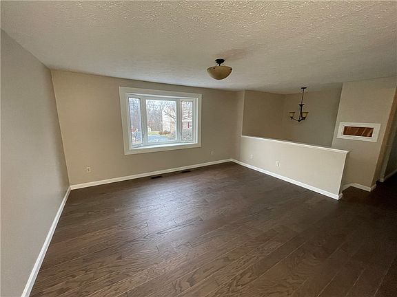 3rd image of 208 Havenhill Dr