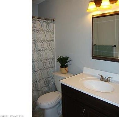 4th image of 42 Little Oak Ln