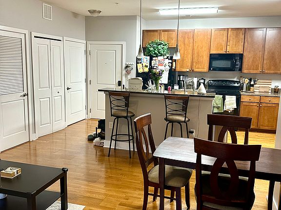 4th image of 630 Calvert St #1106