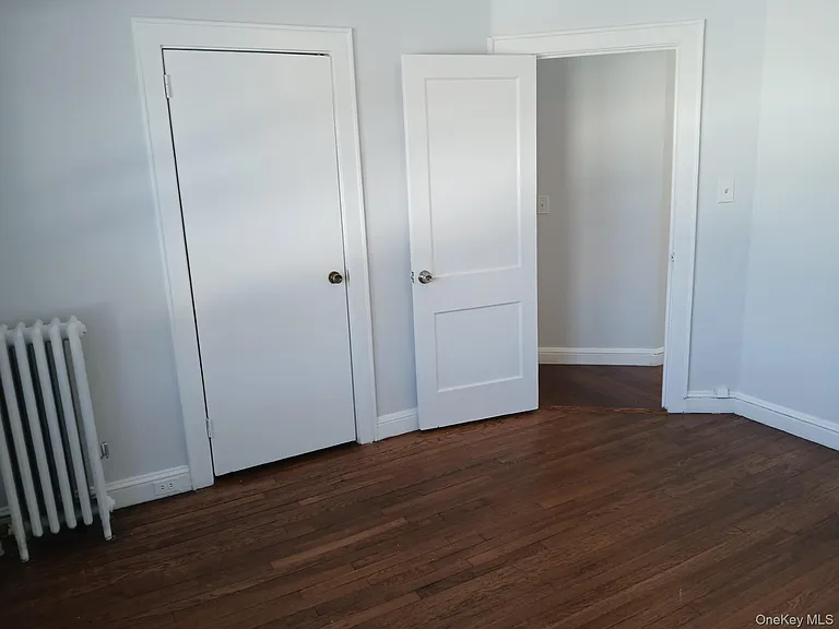 666 Willis Ave — Photo 7