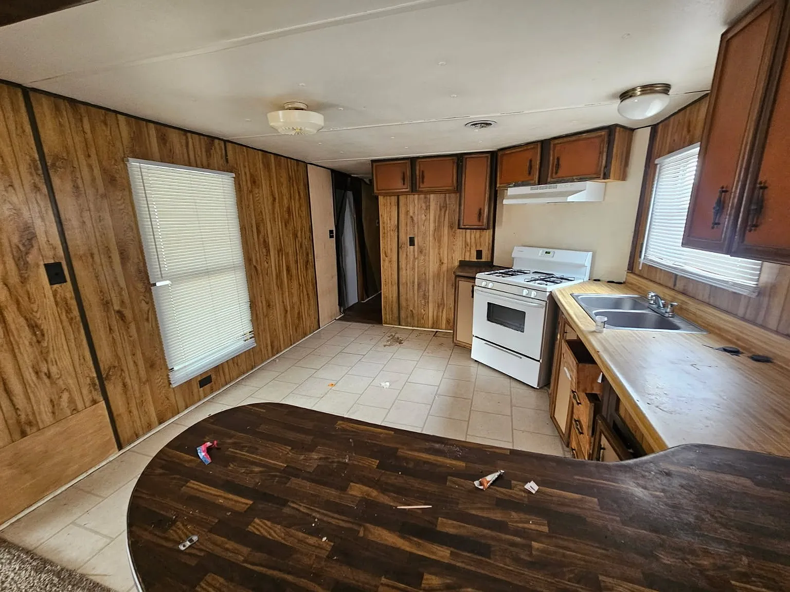 Beautiful Move-In Ready Mobile Home 2 Bed 1 Bath — Photo 4