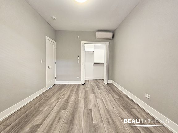 3rd image of 3933-43 N Janssen Ave #3937GDN