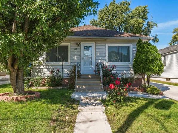 917 Mason Ave, Aurora, IL 60506