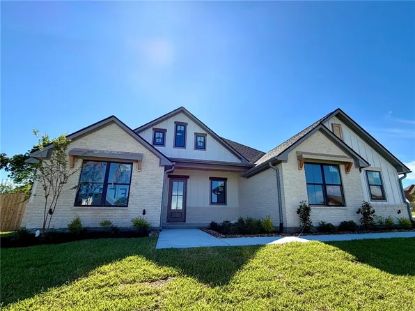 3273 Rose Hill Ln, Bryan, TX 77808