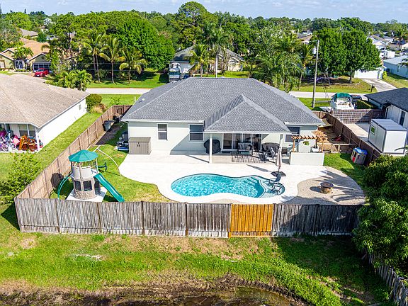 2nd image of 782 SW Sail Terrace