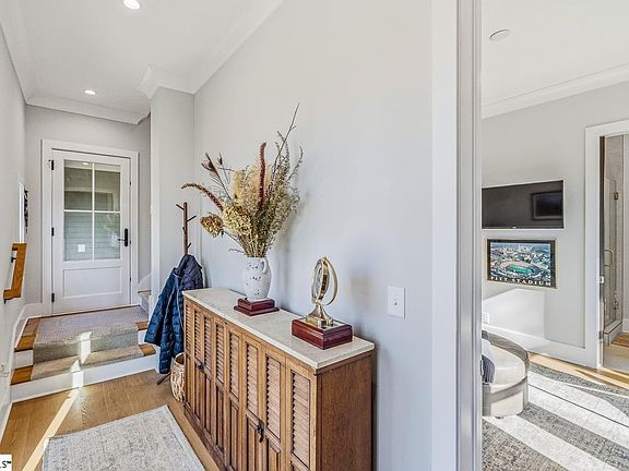 5th image of 125 Verdure Dr