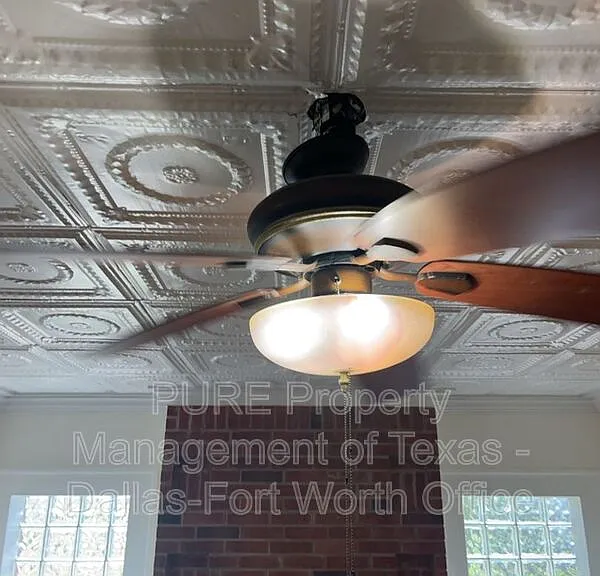 501 E Monroe St — Photo 26