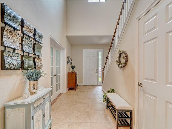 3rd image of 14721 Lake Magdalene Cir