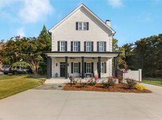 2409 Country Club Rd, Winston Salem, NC 27104