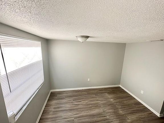 4th image of 405 S Cirus Ave #10