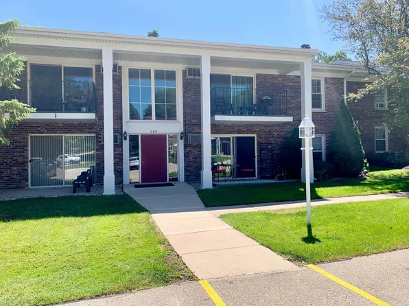 106 Evelyn Ln, Lake Geneva, WI 53147