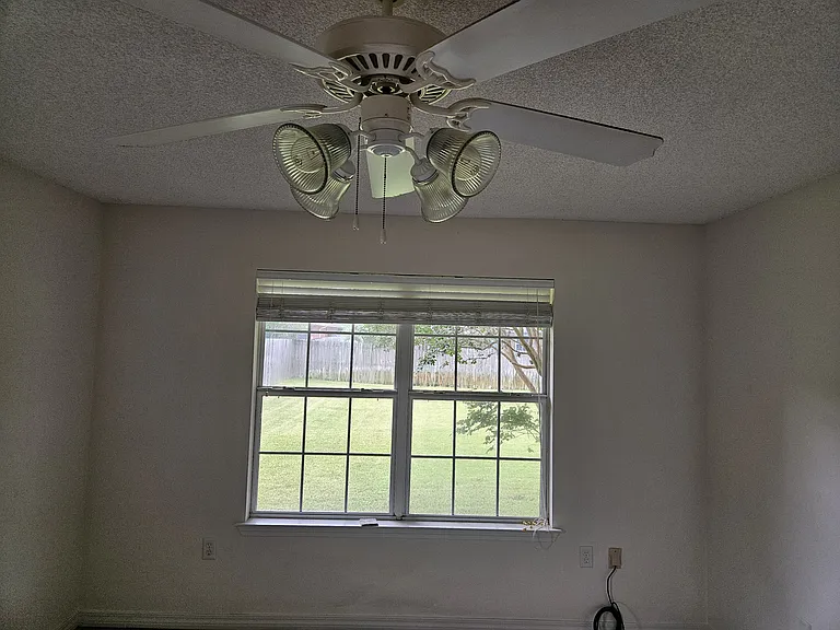 1388 Connemara Cir — Photo 12