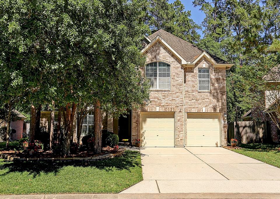1st image of 114 E Whistlers Bend Cir