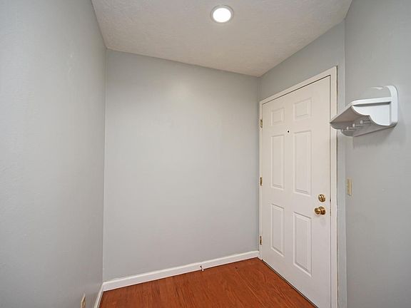 5th image of 3225 Heritage Square Dr Unit 21