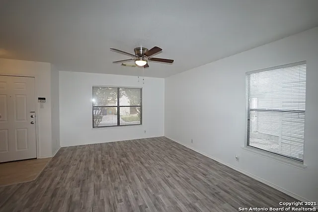 3 bed, 2.5 bath, 1548 sqft, $1,500 — Photo 2