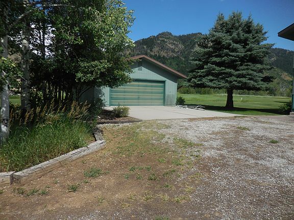 3rd image of 445 Middle Branch Dr