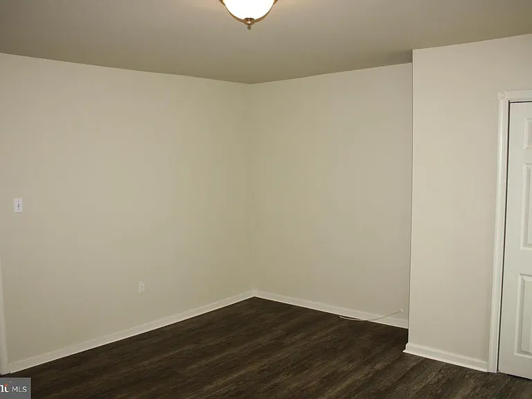 33 S Lafayette Ave — Photo 13