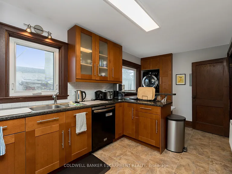 20 Mill St E #A — Photo 4