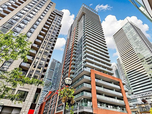 2nd image of 8 Mercer St #1901