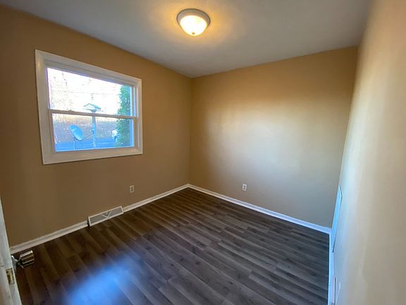 4th image of 908 Asbury Ct #908