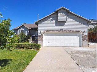 1131 E Castle Rock Rd, Sandy, UT 84094