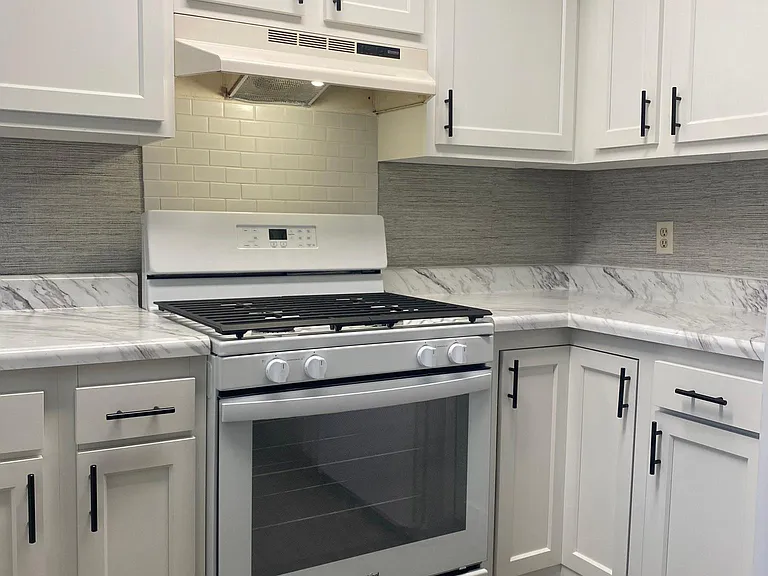4219 W Dublin Granville Rd #E — Photo 5