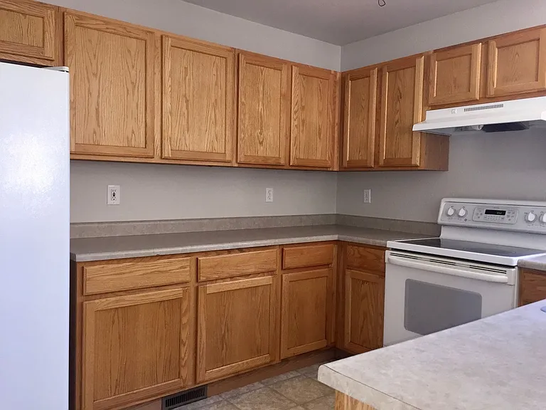 4899 Saddle Ridge Dr — Photo 4