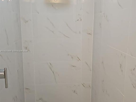 3rd image of 16385 Biscayne Blvd Unit 901