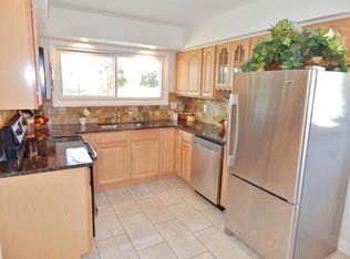 8107 N Mohawk Rd, Fox Pt, WI 53217