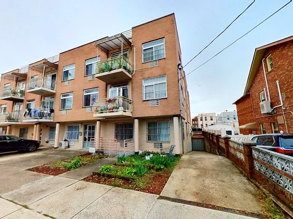 1054 67th St APT 3D, Brooklyn, NY 11219