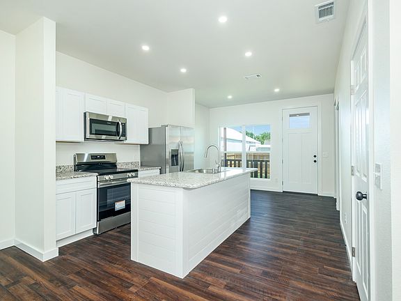 3rd image of 2906 Avenue D