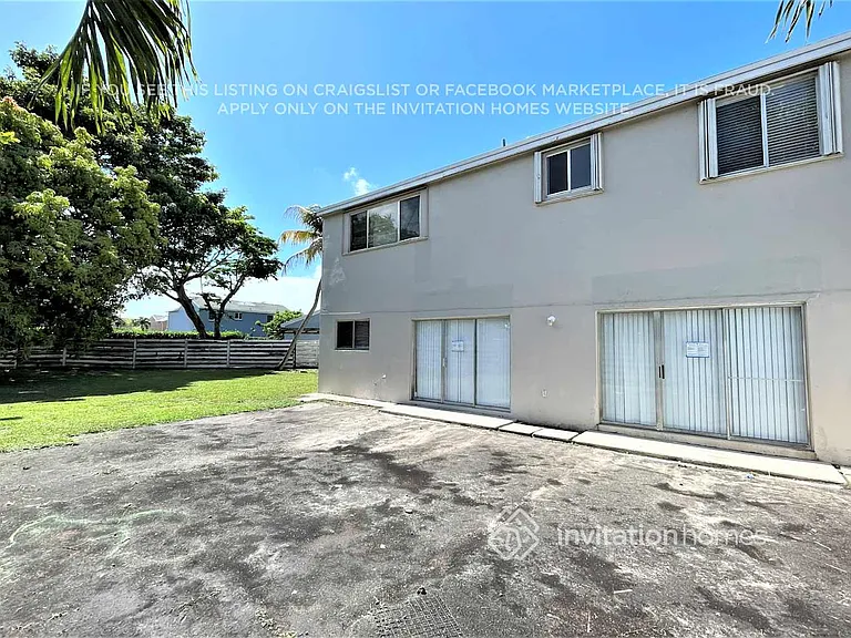 13776 SW 145th Ter — Photo 11