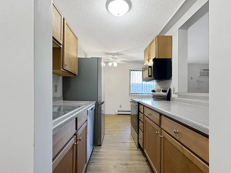 205 Wentworth — Photo 7