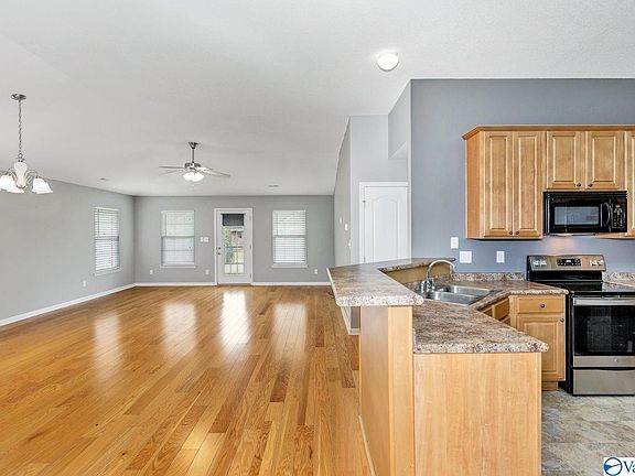 5th image of 212 Shadow Cove Dr SW